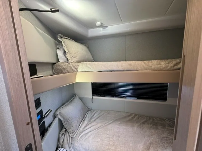 Slide: The Image of Azimut 50FLY 2023 - 7160937