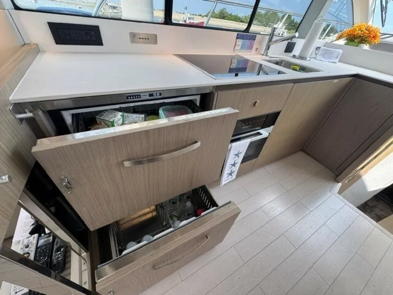 Slide: The Image of Azimut 50FLY 2023 - 7160924