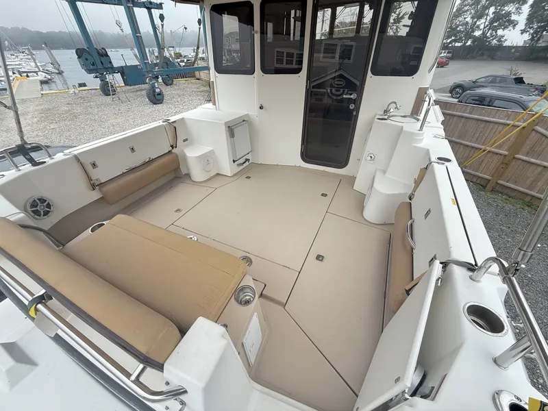 Slide: The Image of Ranger Tug R-31 S 2013 - 7163834