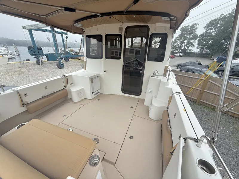 Slide: The Image of Ranger Tug R-31 S 2013 - 7163835