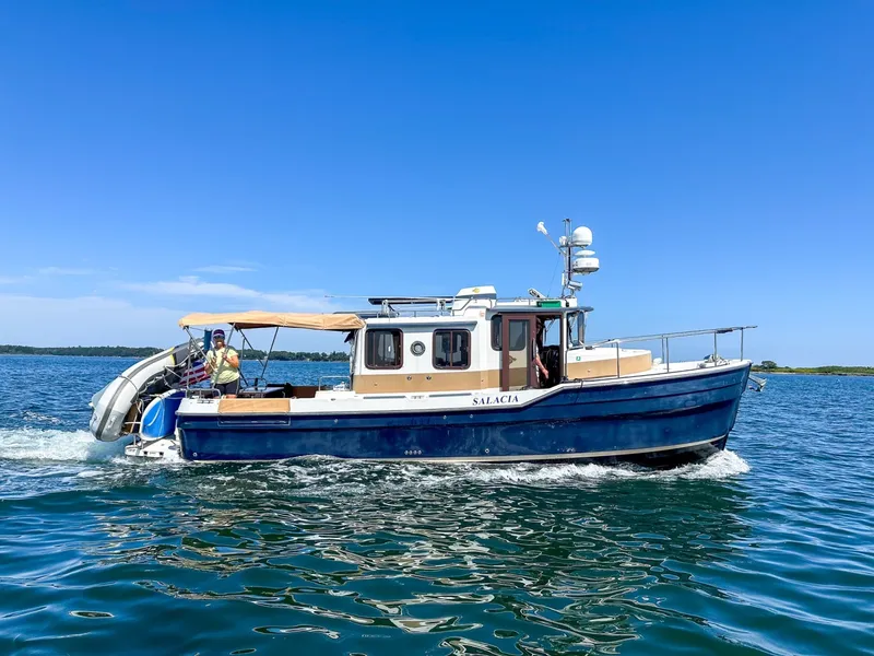 The Image of Ranger Tug R-31 S 2013 - 8438049