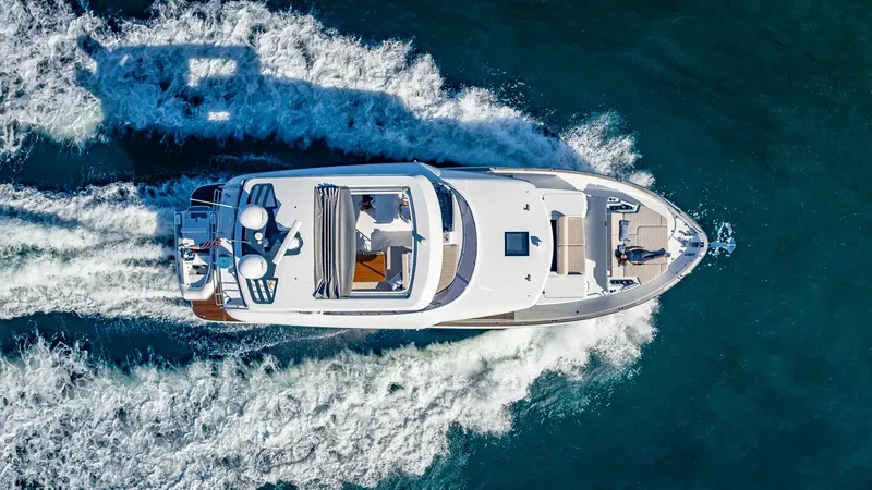 Slide: The Image of Sirena Flybridge 2023 - 7162987