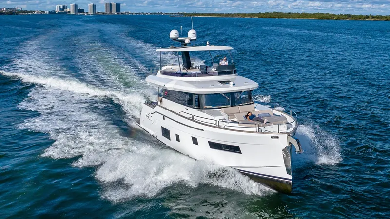 Slide: The Image of Sirena Flybridge 2023 - 7162979