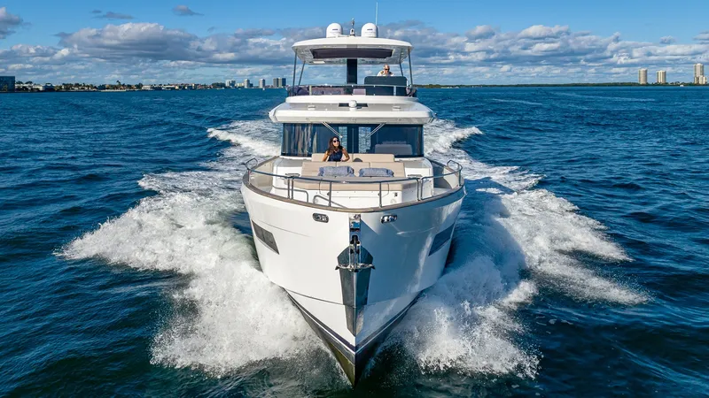 Slide: The Image of Sirena Flybridge 2023 - 7162980