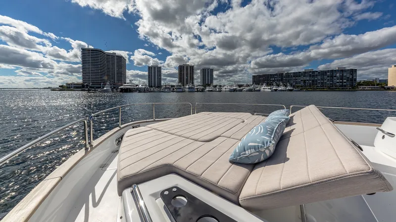 Slide: The Image of Sirena Flybridge 2023 - 7162997