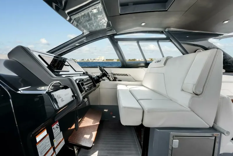 Slide: The Image of Cruisers 42 GLS OB 2023 - 7384943