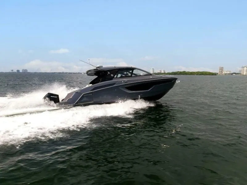 Slide: The Image of Cruisers 42 GLS OB 2023 - 7384923