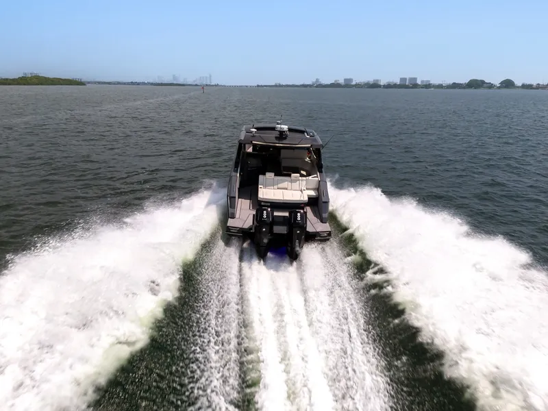 Slide: The Image of Cruisers 42 GLS OB 2023 - 7178884