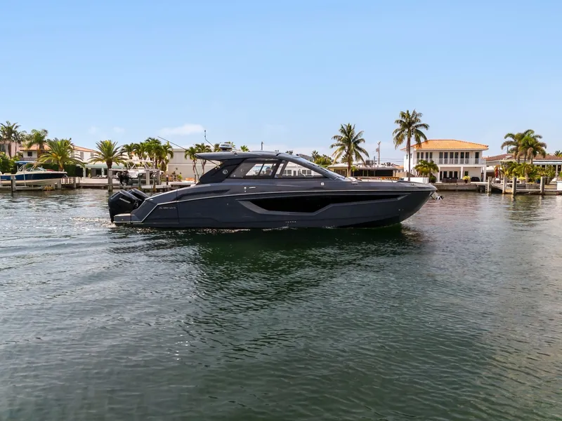 Slide: The Image of Cruisers 42 GLS OB 2023 - 7178885