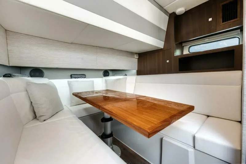 Slide: The Image of Cruisers 42 GLS OB 2023 - 7384927