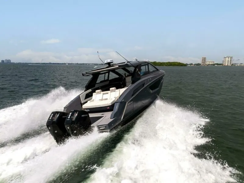 Slide: The Image of Cruisers 42 GLS OB 2023 - 7384924