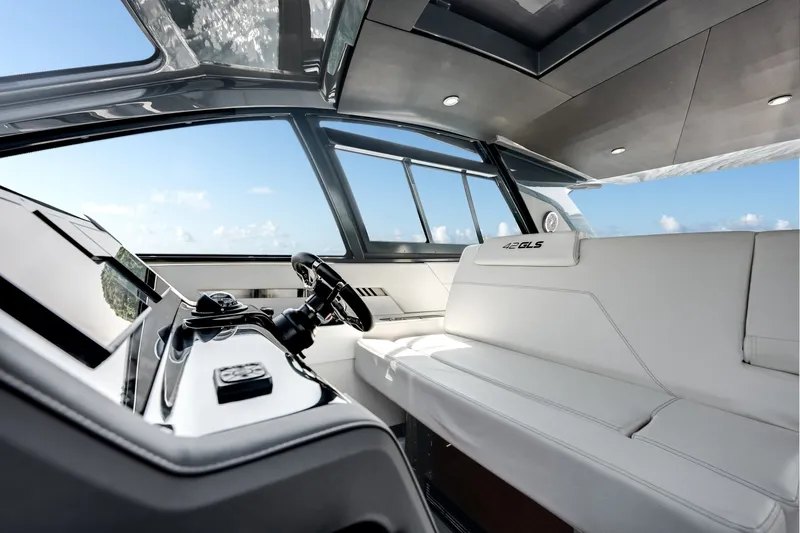 Slide: The Image of Cruisers 42 GLS OB 2023 - 7178945
