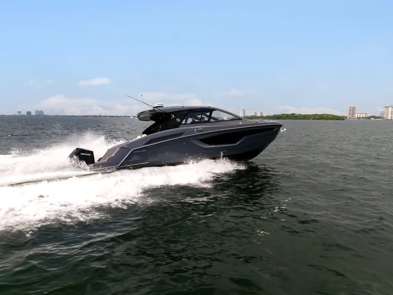 The Image of Cruisers 42 GLS OB 2023 - 7178879