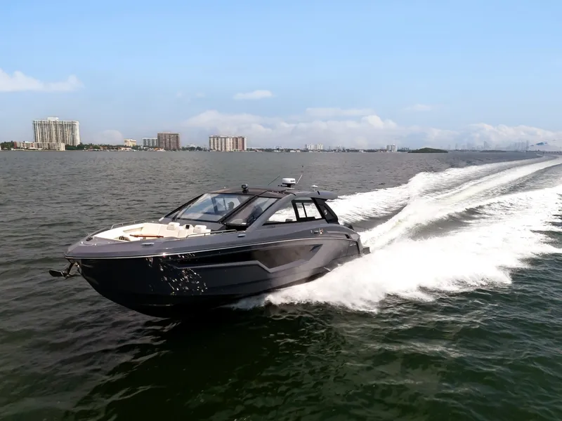 Slide: The Image of Cruisers 42 GLS OB 2023 - 7178887