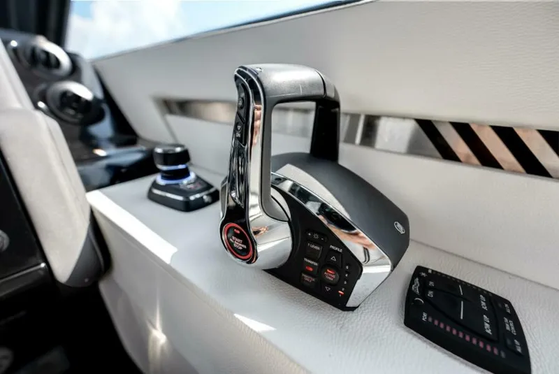Slide: The Image of Cruisers 42 GLS OB 2023 - 7384950