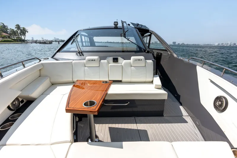 Slide: The Image of Cruisers 42 GLS OB 2023 - 7178961