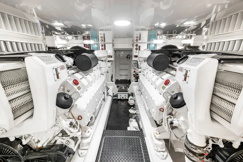 Slide: The Image of Viking 62 Convertible 2017 - 7163741