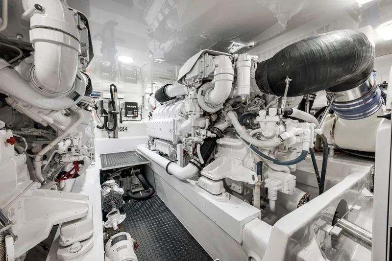 Slide: The Image of Viking 62 Convertible 2017 - 7163754