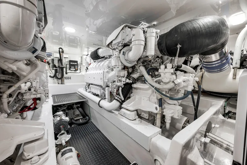 Slide: The Image of Viking 62 Convertible 2017 - 7163751