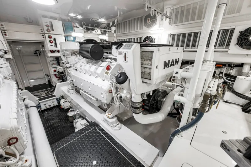 Slide: The Image of Viking 62 Convertible 2017 - 7163745