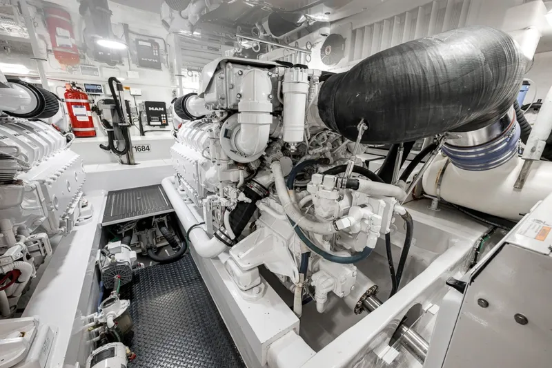 Slide: The Image of Viking 62 Convertible 2017 - 7163757