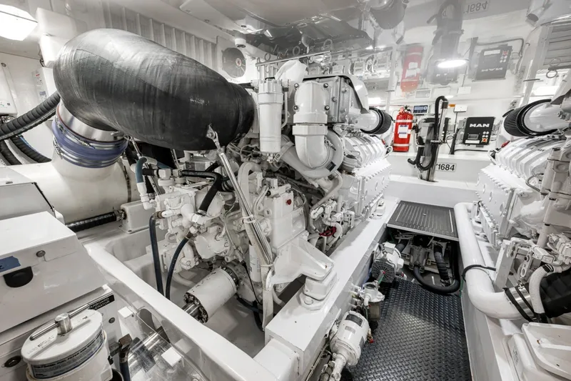 Slide: The Image of Viking 62 Convertible 2017 - 7163758