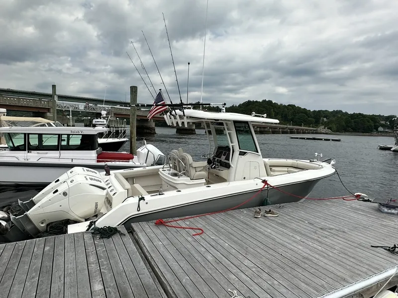 Slide: The Image of Boston Whaler 250 Outrage 2024 - 7163902
