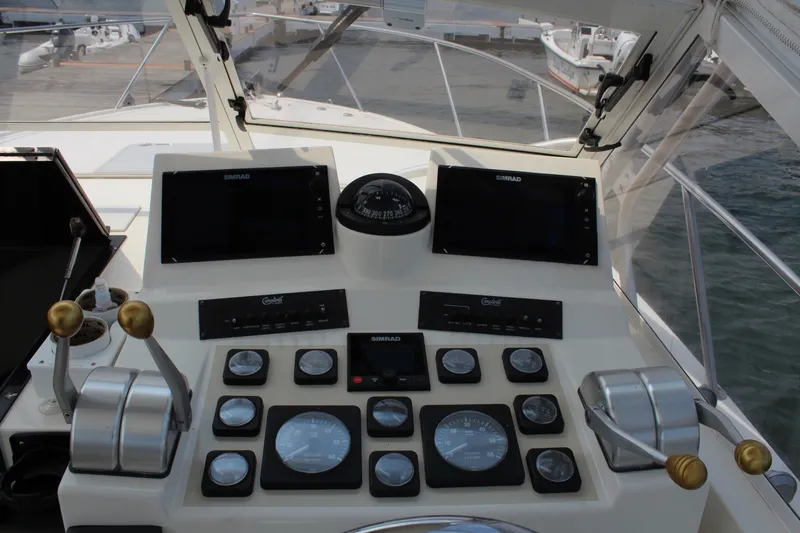 Slide: The Image of Helm Instruments - 7164140