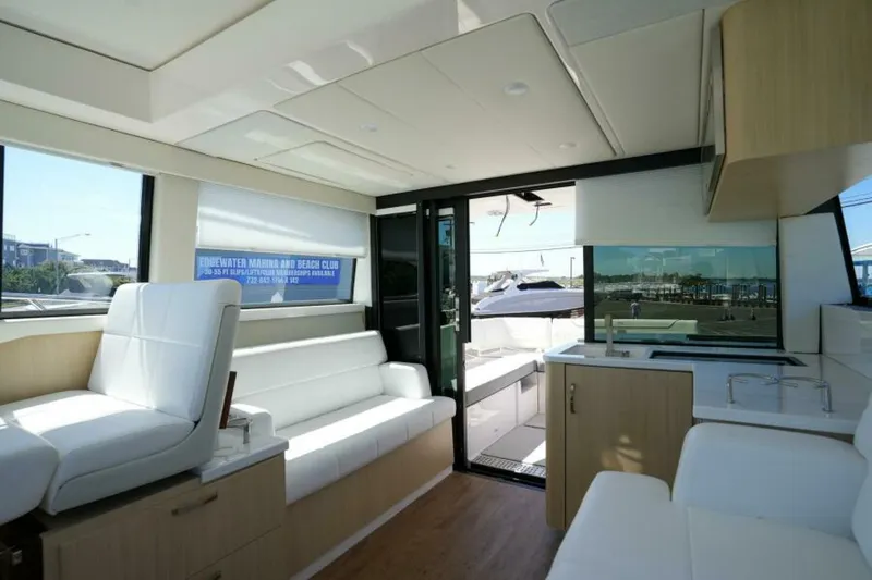 Slide: The Image of Regal 38 XO 2027 - 7164434