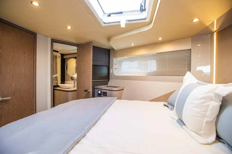 Slide: The Image of Cruisers 50 FLY 2027 - 7845358