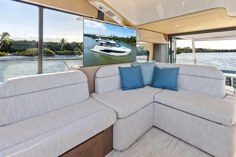 Slide: The Image of Cruisers 50 FLY 2027 - 7171609