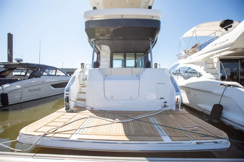 Slide: The Image of Cruisers 50 FLY 2027 - 7845400