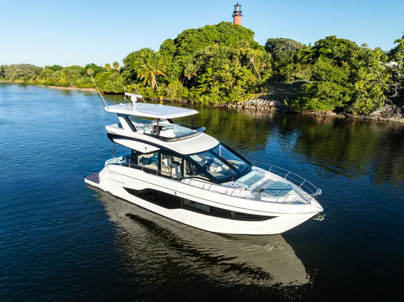 Slide: The Image of Cruisers 50 FLY 2027 - 7171581