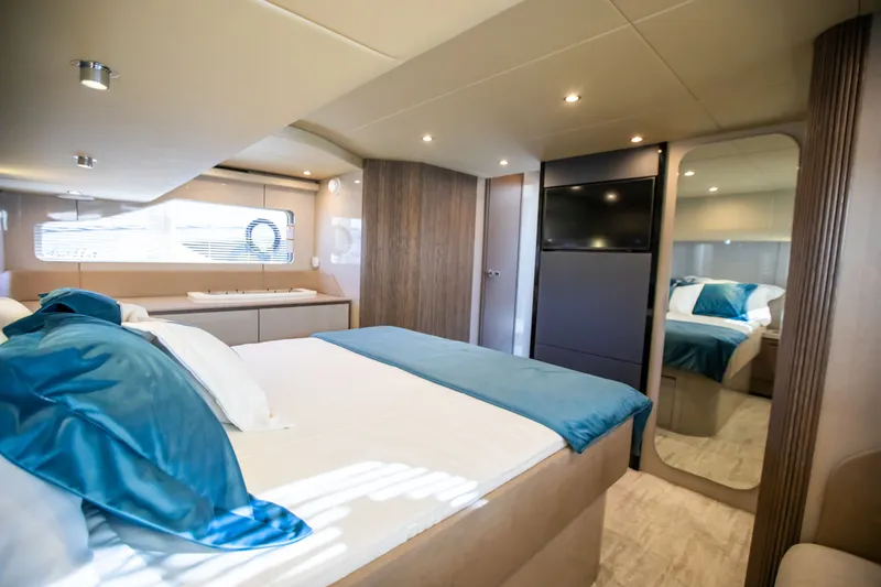Slide: The Image of Cruisers 50 FLY 2027 - 7845383