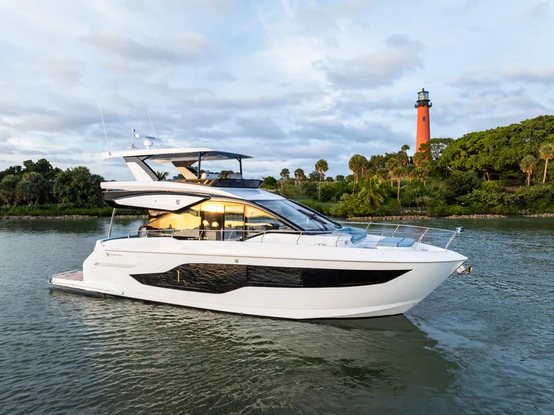 Slide: The Image of Cruisers 50 FLY 2027 - 7171591
