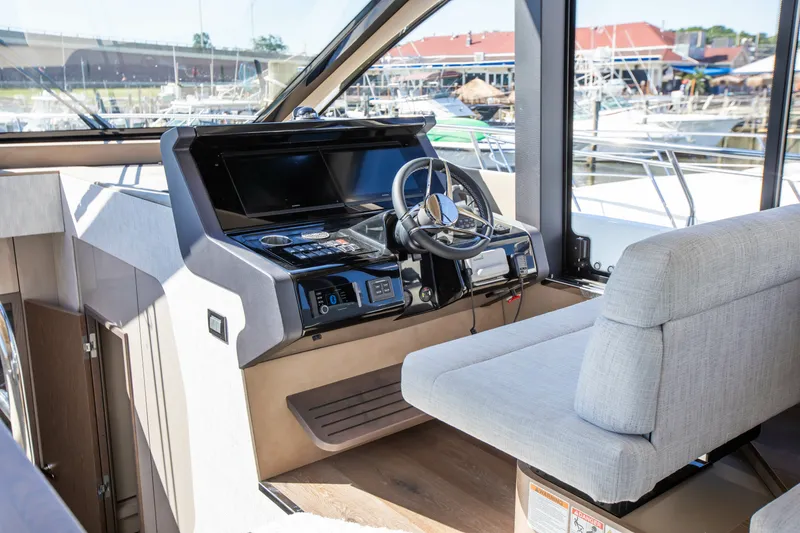 Slide: The Image of Cruisers 50 FLY 2027 - 7845388