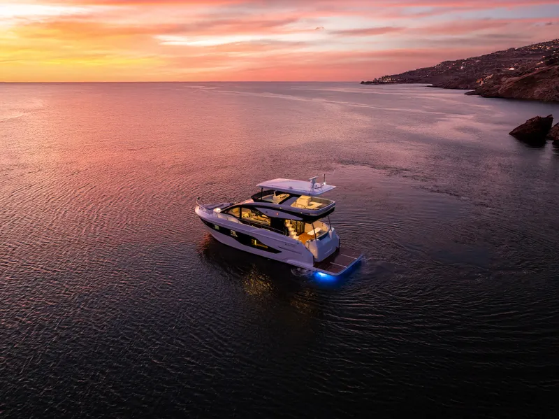 Slide: The Image of Cruisers 50 FLY 2027 - 7171571