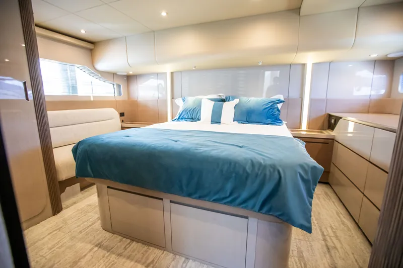 Slide: The Image of Cruisers 50 FLY 2027 - 7845378