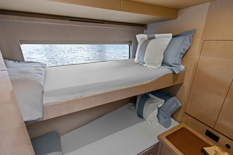Slide: The Image of Cruisers 50 FLY 2027 - 7171606
