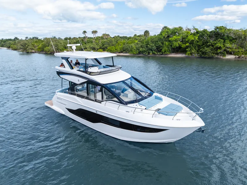 Slide: The Image of Cruisers 50 FLY 2027 - 7171572