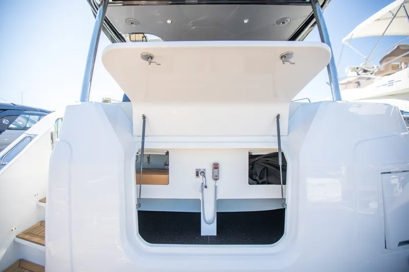 Slide: The Image of Cruisers 50 FLY 2027 - 7845438