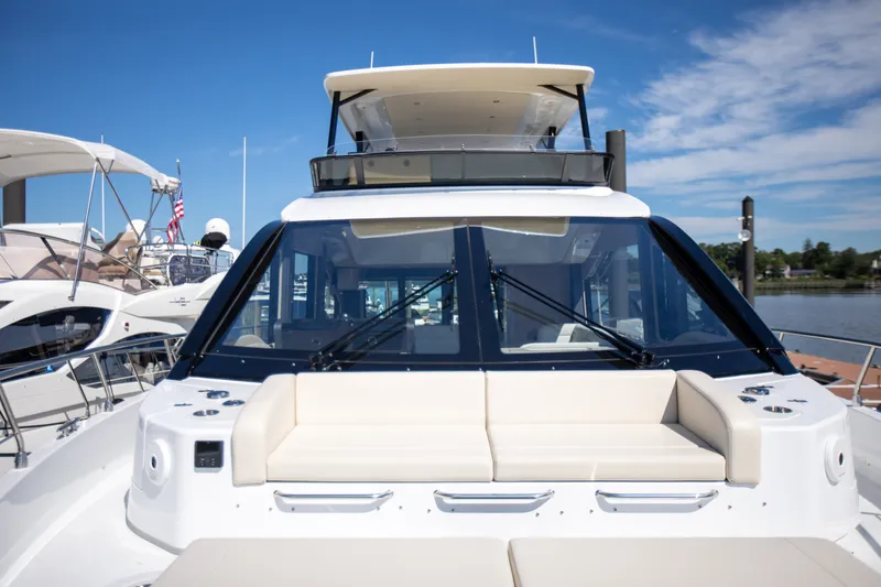 Slide: The Image of Cruisers 50 FLY 2027 - 7845430