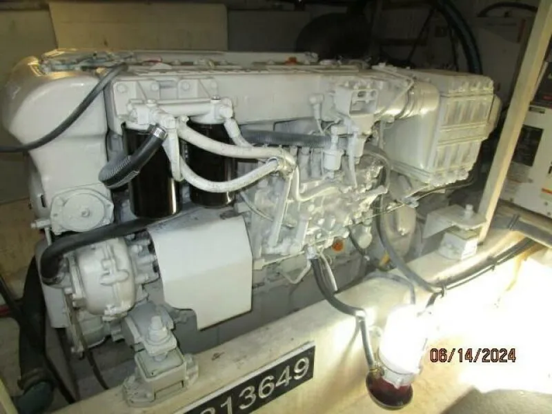 Slide: The Image of 42' Sabre starboard main engine - 7385024