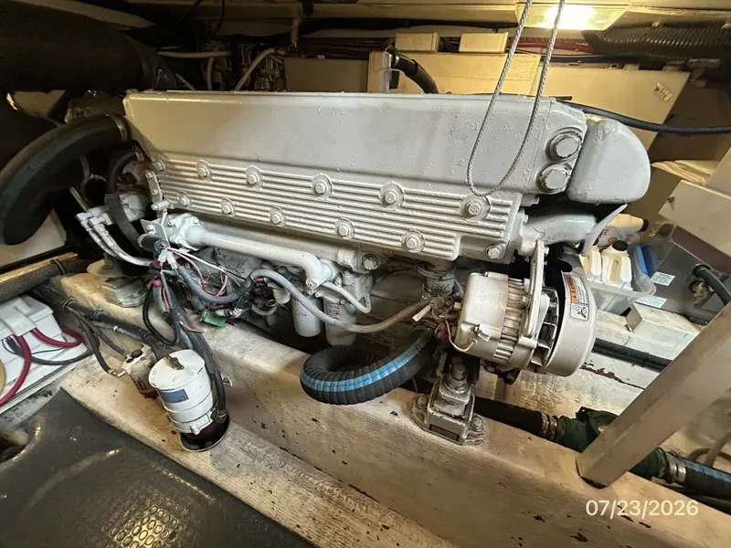 Slide: The Image of 42' Sabre port main engine - 7216012