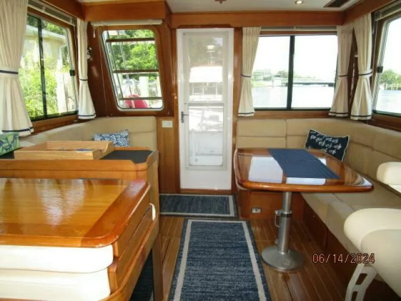 Slide: The Image of 42' Sabre salon aft - 7384997