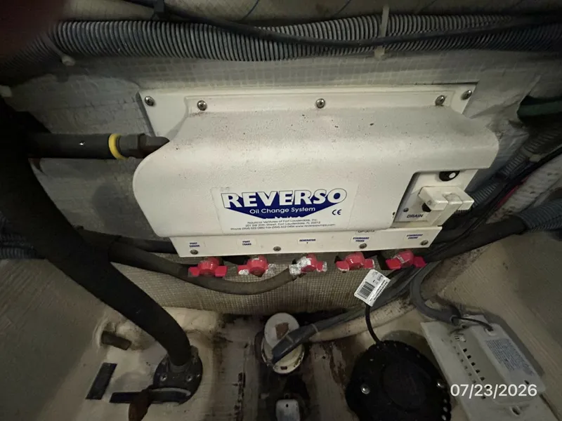 Slide: The Image of 42' Sabre oil change system - 7216011