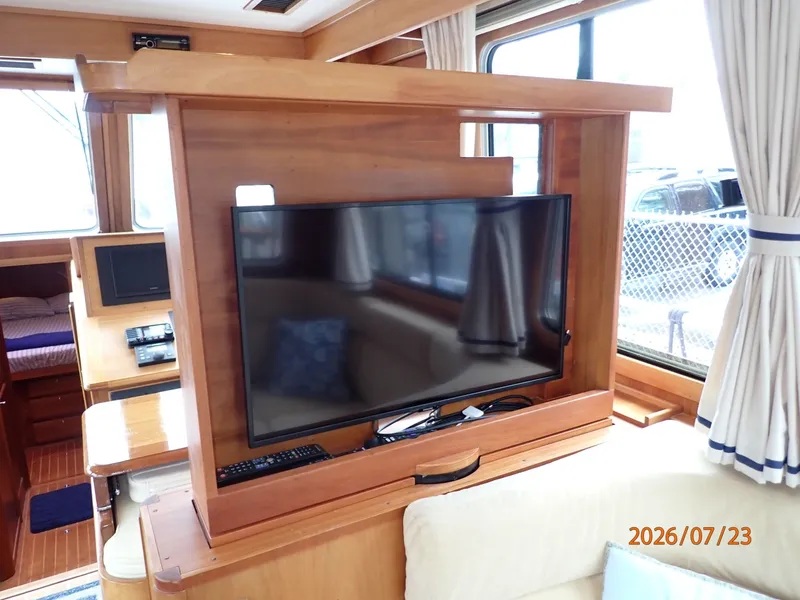 Slide: The Image of 42' Sabre salon TV - 7216024