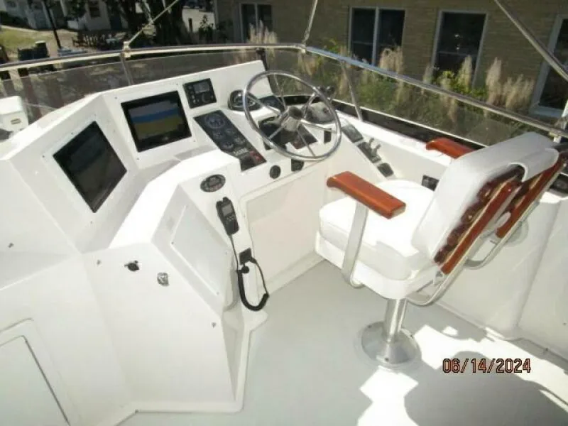 Slide: The Image of 42' Sabre flybridge helm1 - 7384978