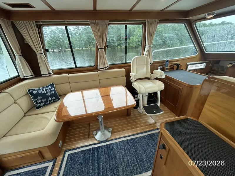 Slide: The Image of 42' Sabre salon port - 7216020
