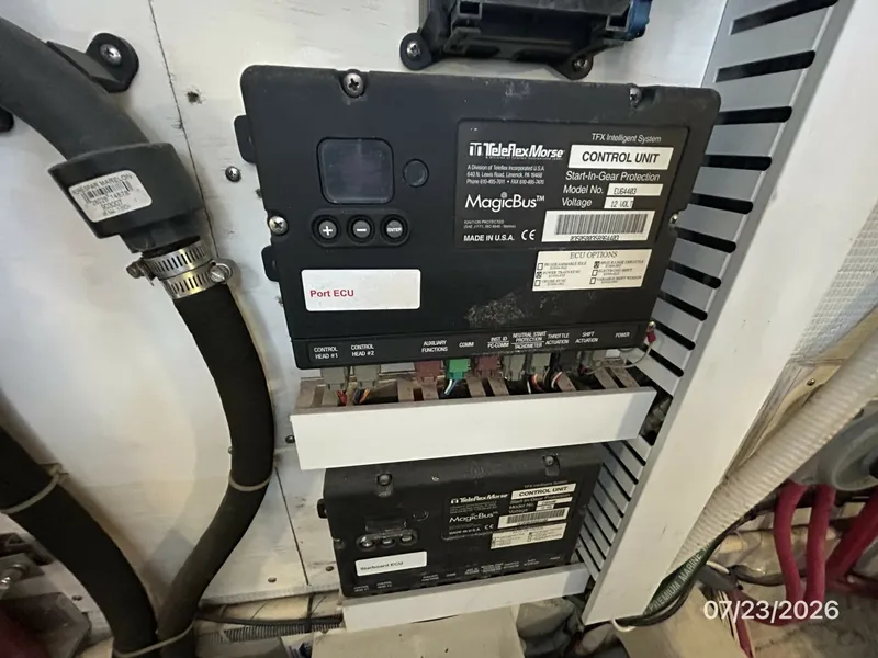 Slide: The Image of 42' Sabre electronic engine controls - 7215973